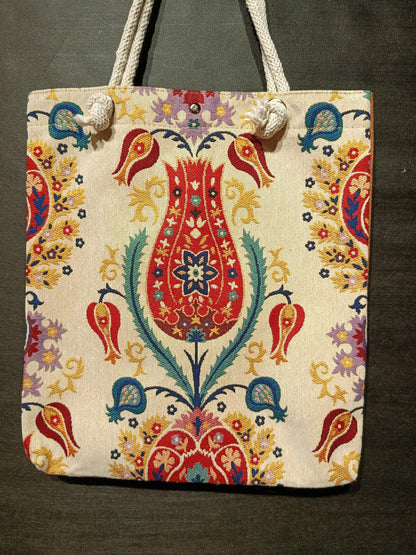 Handmade Tulip Design Shoulder Bag: Organic Cotton Blend