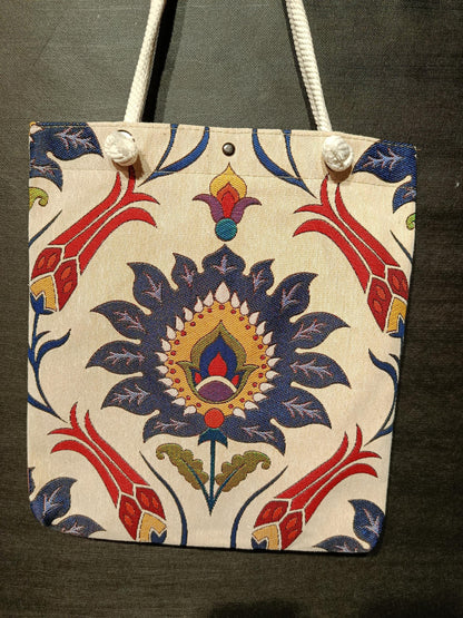 Handmade Tulip Design Shoulder Bag: Organic Cotton Blend