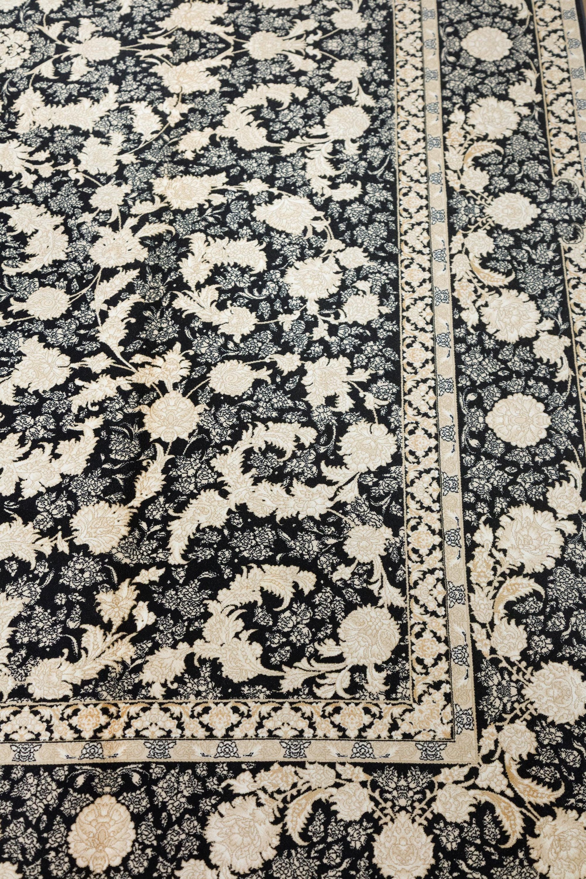 8x11 ft, Classic Black Silk Rug: Oriental black fine carpet with Fringes