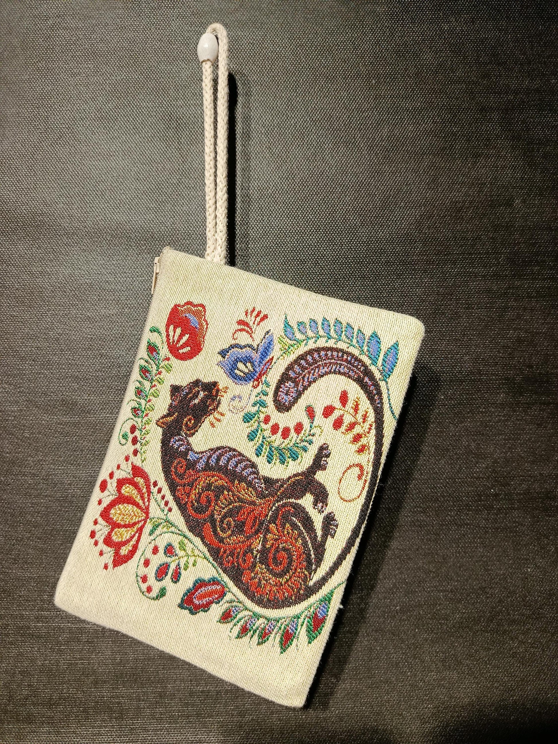 Handmade Gobelin Cat Clutch – Embroidered-Style Tapestry Purse with Floral Design – Boho Cat Zip Pouch