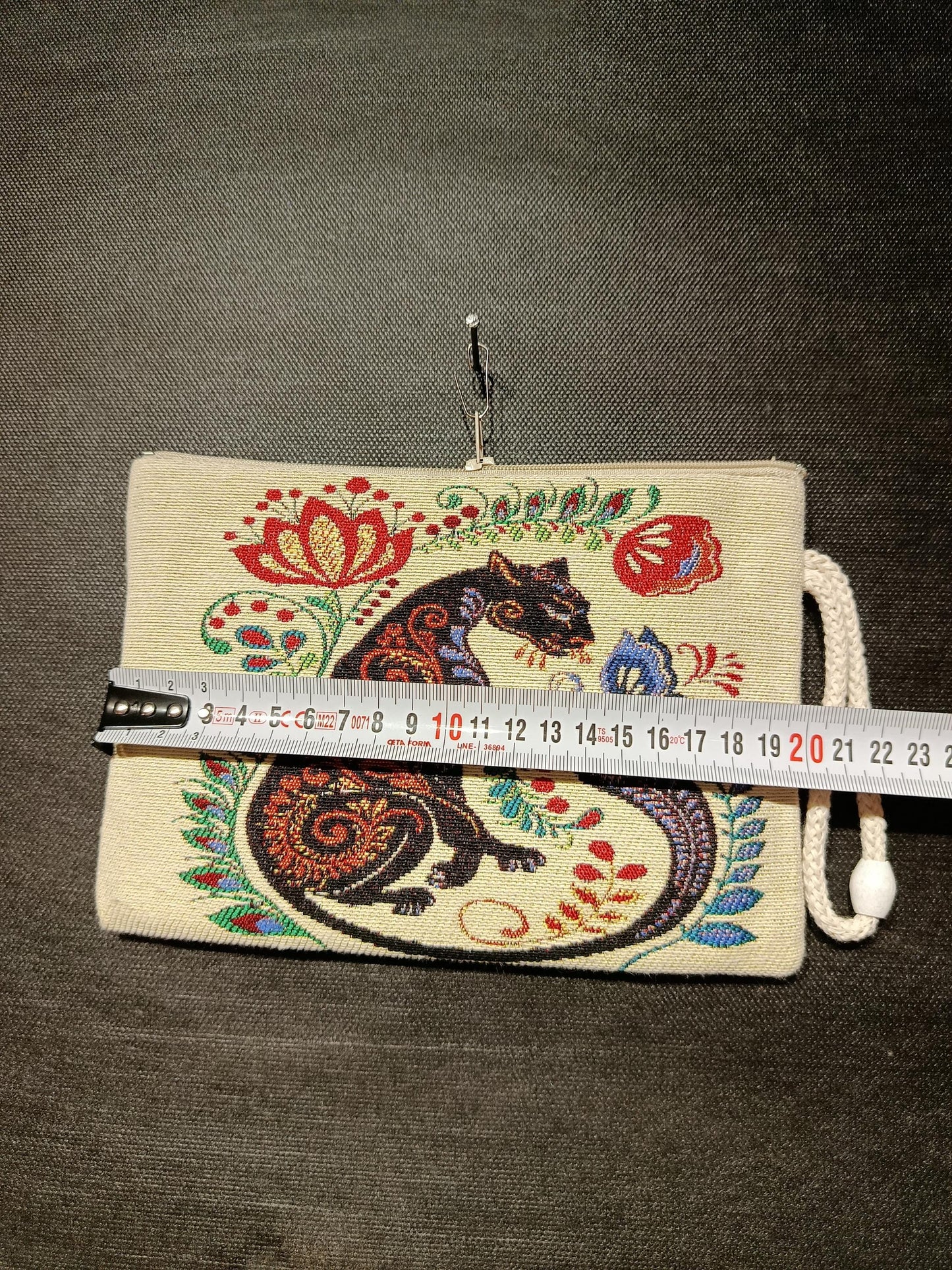 Handmade Gobelin Cat Clutch – Embroidered-Style Tapestry Purse with Floral Design – Boho Cat Zip Pouch