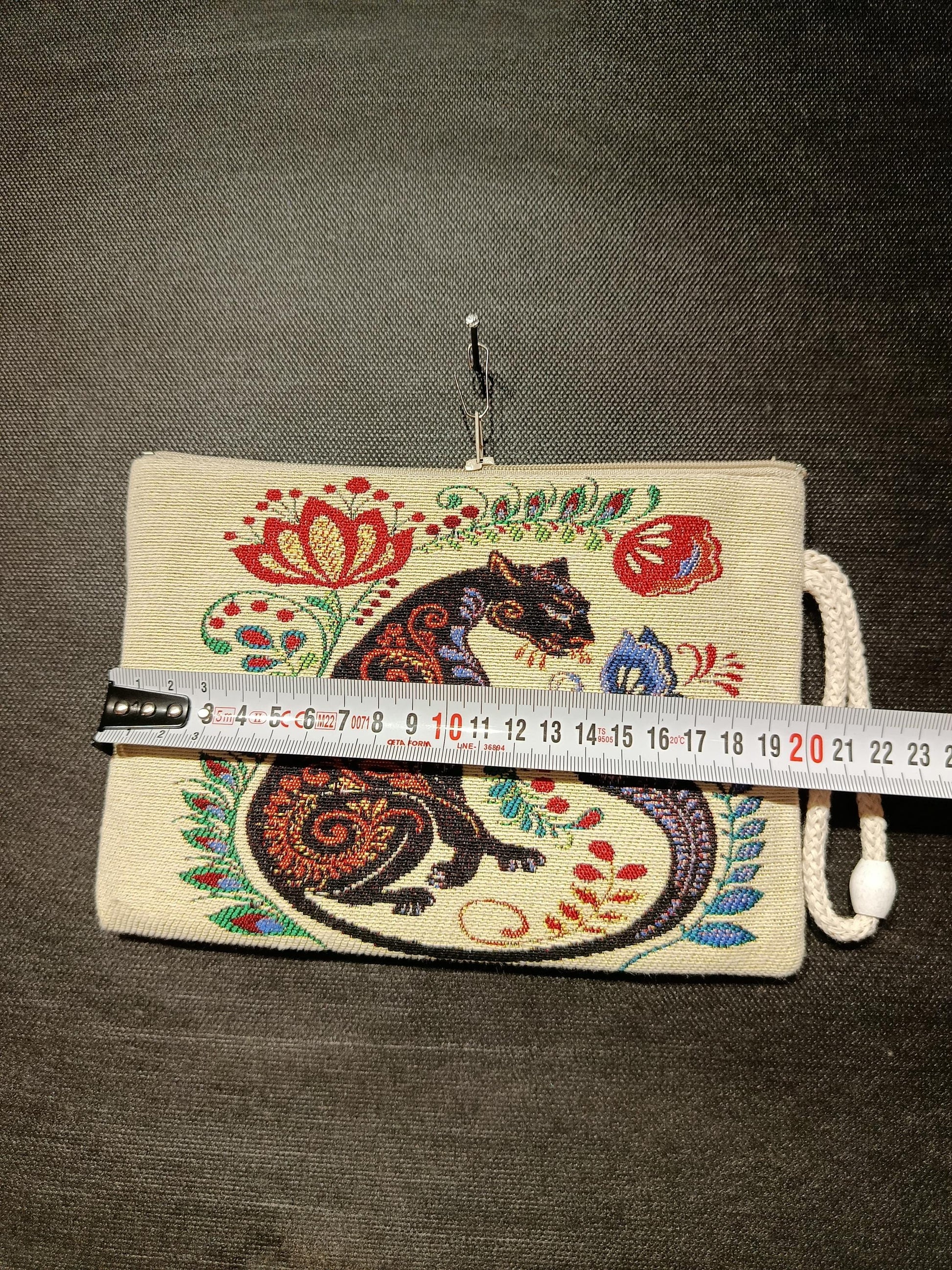 Handmade Gobelin Cat Clutch – Embroidered-Style Tapestry Purse with Floral Design – Boho Cat Zip Pouch