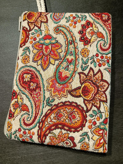Handmade Gobelin Paisley Clutch – Tapestry Purse with Traditional Floral Pattern – Boho Zip Pouch