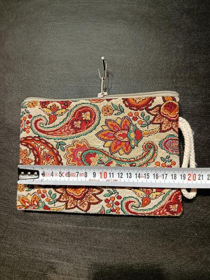 Handmade Gobelin Paisley Clutch – Tapestry Purse with Traditional Floral Pattern – Boho Zip Pouch