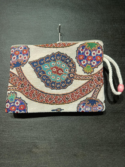 Persian Floral Motif Tapestry Pouch – Gobelin Zipper Bag with Turkish Traditional Design