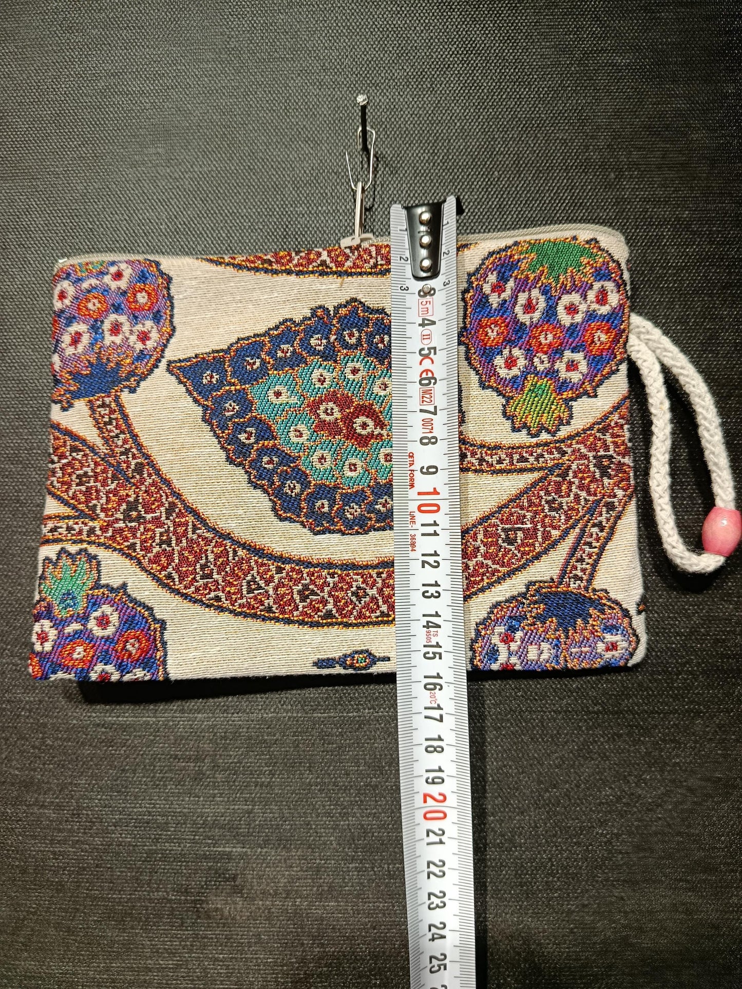 Persian Floral Motif Tapestry Pouch – Gobelin Zipper Bag with Turkish Traditional Design