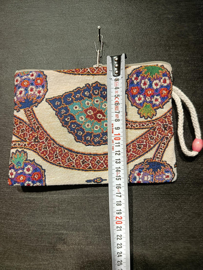 Persian Floral Motif Tapestry Pouch – Gobelin Zipper Bag with Turkish Traditional Design