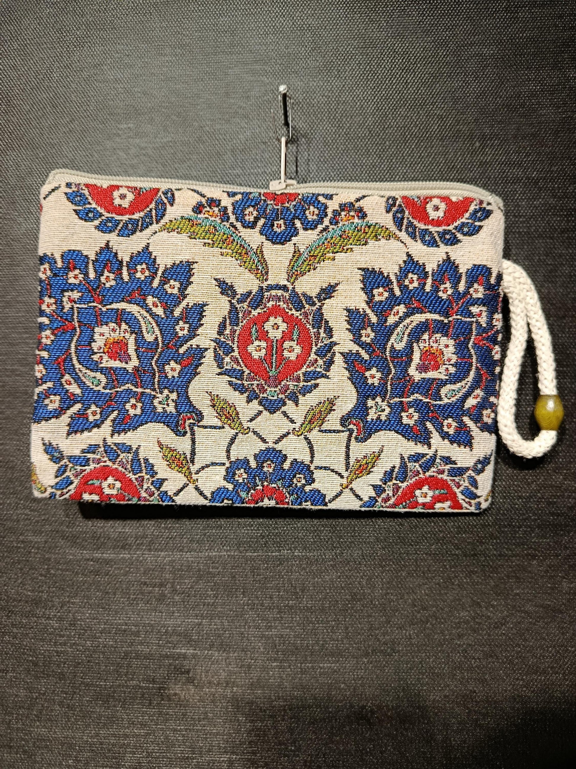 Traditional Floral Gobelin Tapestry Pouch – Turkish Zippered Purse with Ottoman Design