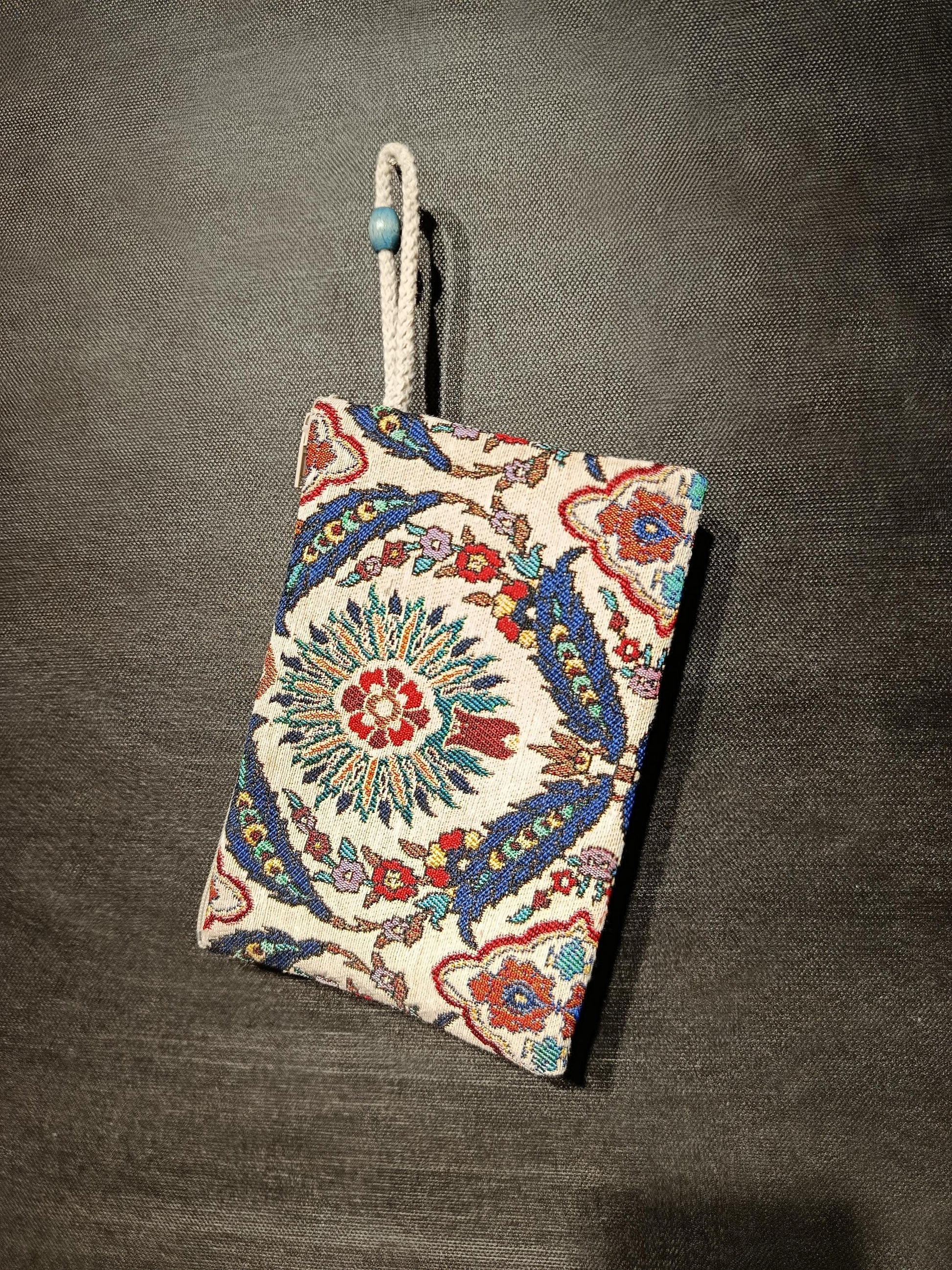Floral Medallion Turkish Clutch – Gobelin Tapestry Zipper Pouch