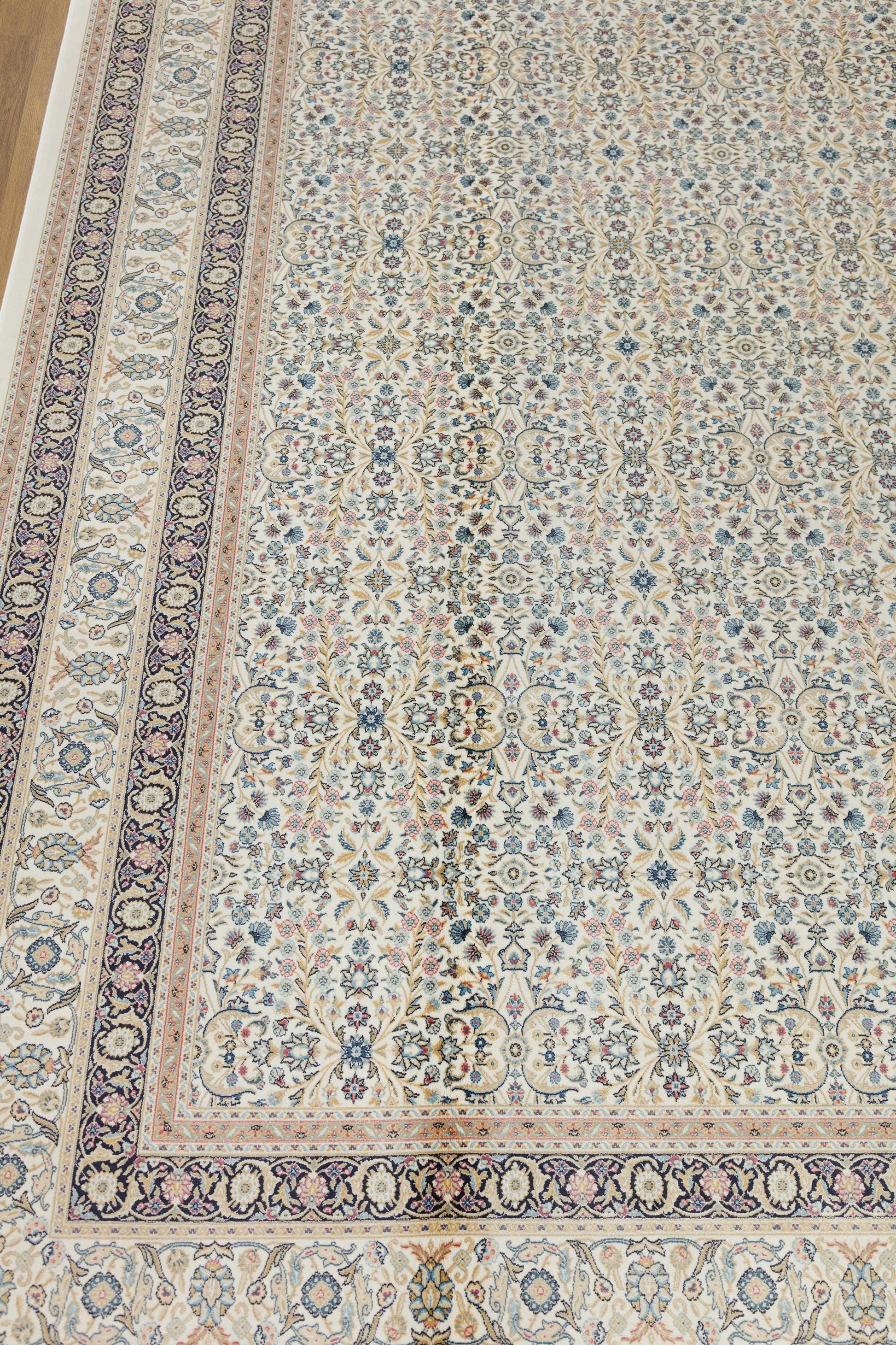 7x10 ft, Classic Blue Silk Rug: Oriental blue fine carpet with Fringes