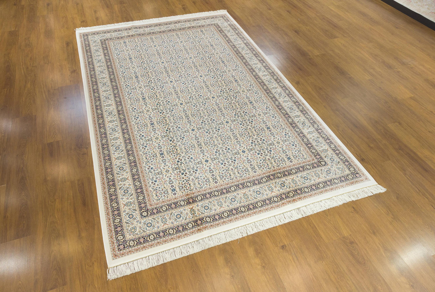7x10 ft, Classic Blue Silk Rug: Oriental blue fine carpet with Fringes
