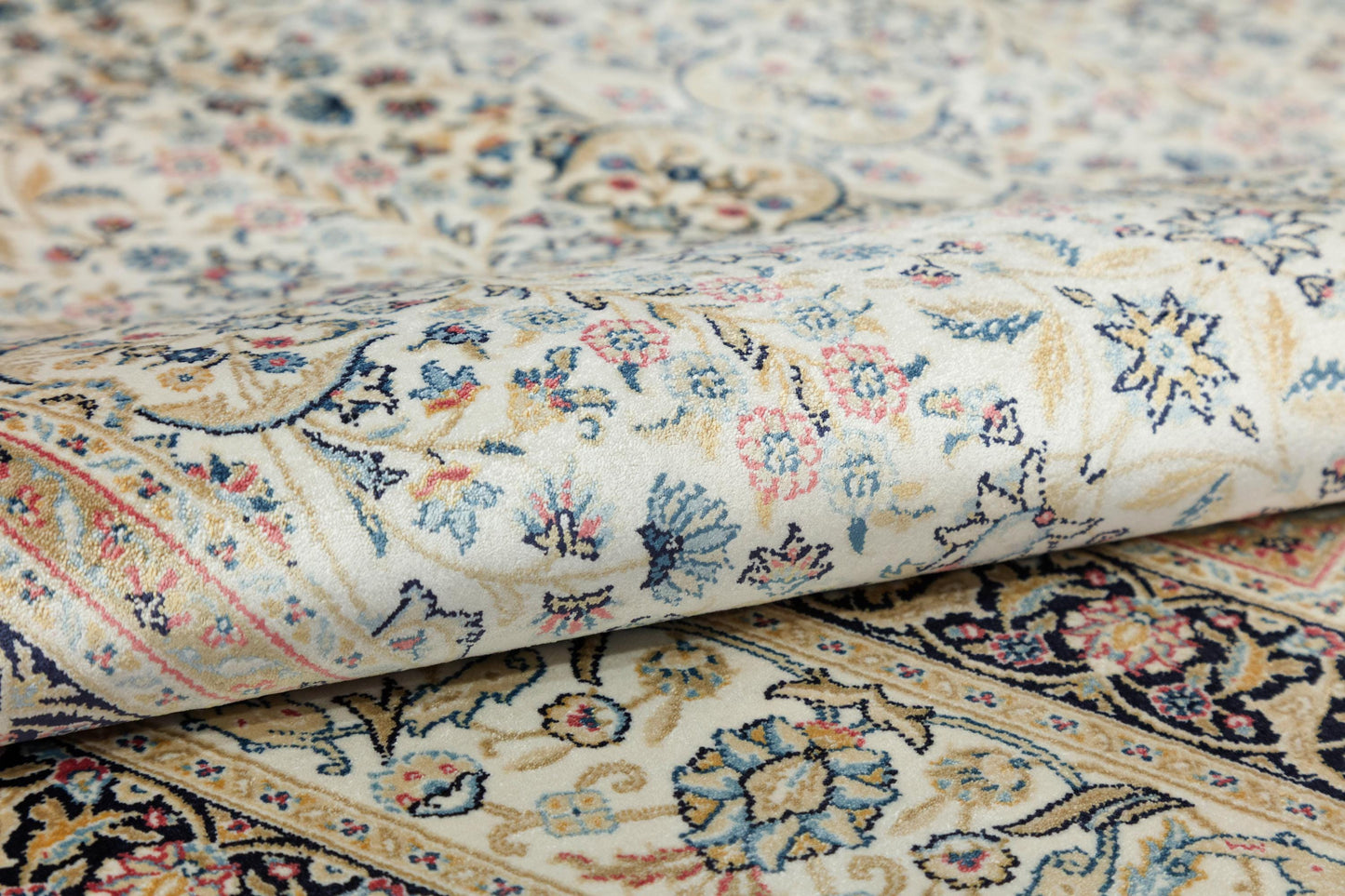 7x10 ft, Classic Blue Silk Rug: Oriental blue fine carpet with Fringes