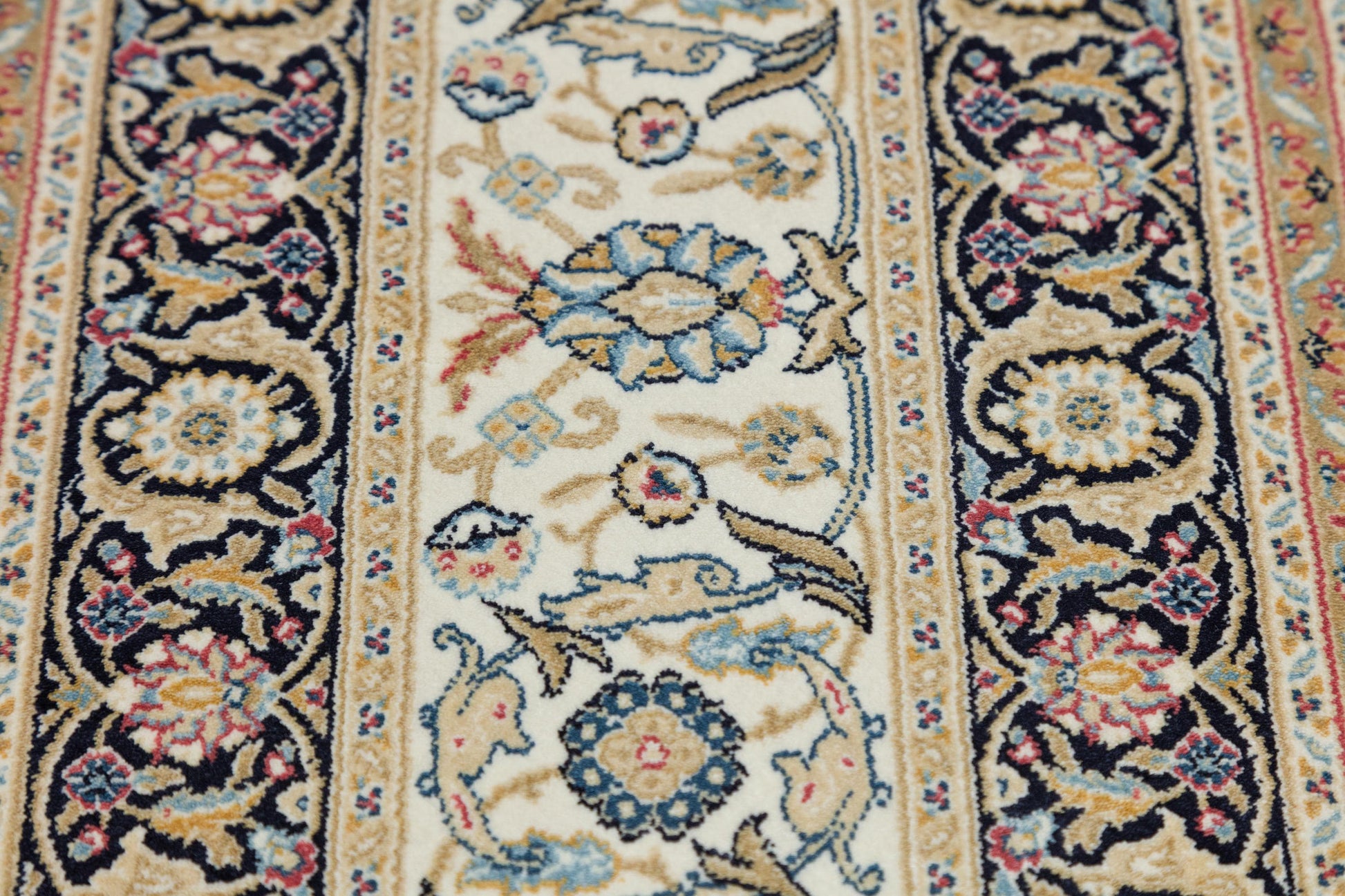 7x10 ft, Classic Blue Silk Rug: Oriental blue fine carpet with Fringes