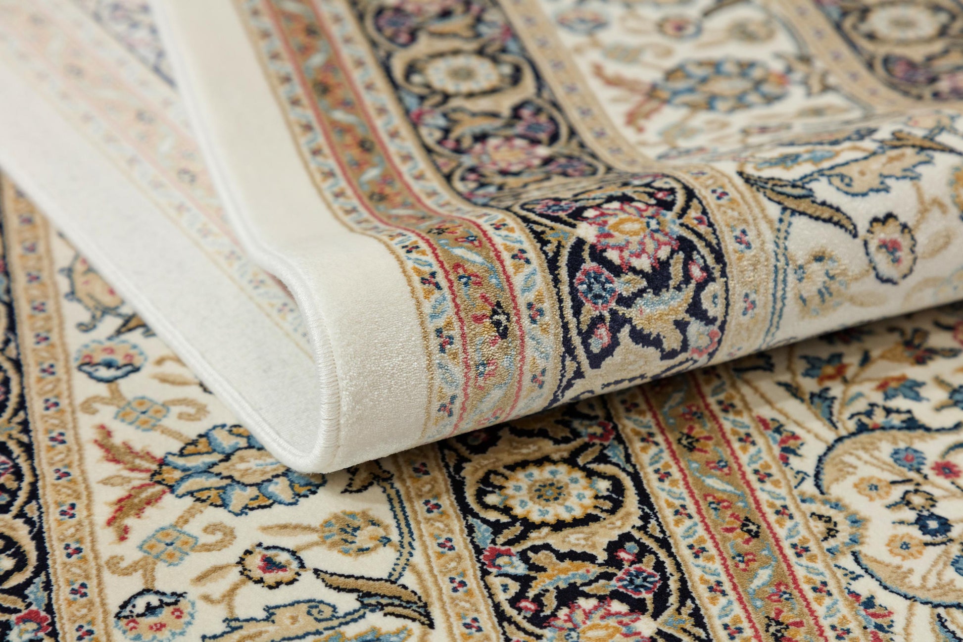 7x10 ft, Classic Blue Silk Rug: Oriental blue fine carpet with Fringes