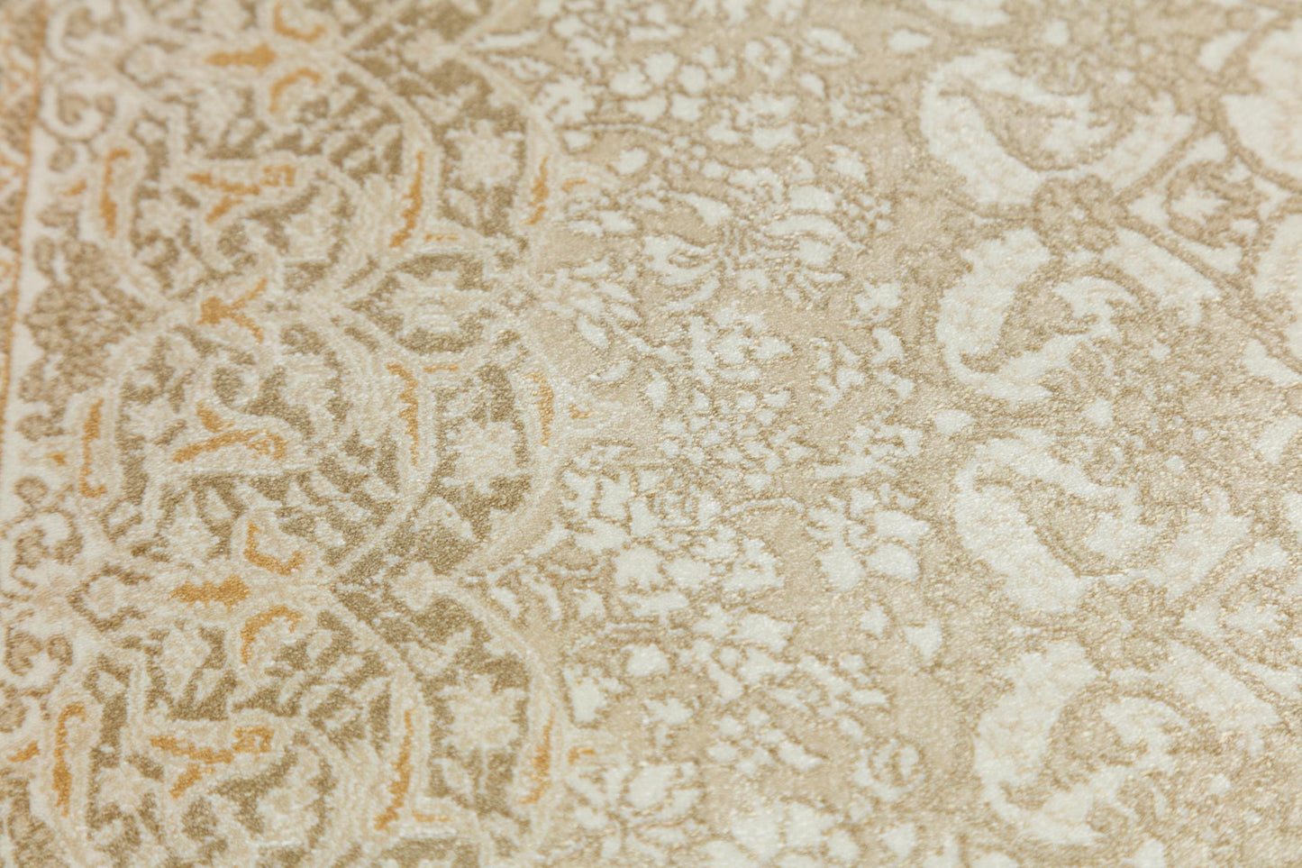 5x7 ft, Beige oriental medallion Silk Rug with fine Fringes
