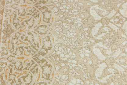 5x7 ft, Beige oriental medallion Silk Rug with fine Fringes