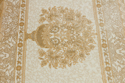 5x7 ft, Beige oriental medallion Silk Rug with fine Fringes