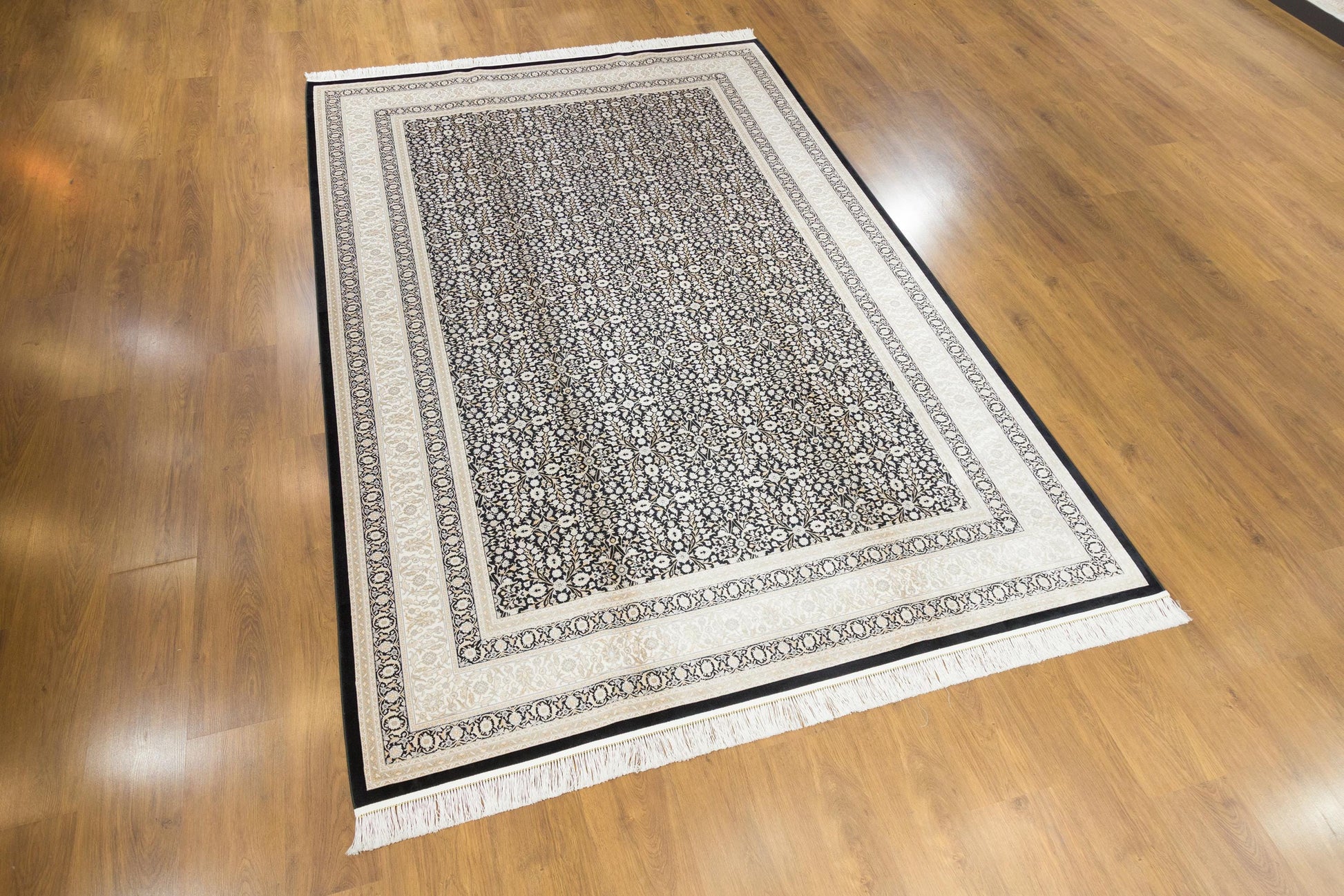 7x10 ft, Classic Black Silk Rug: Oriental black fine carpet with Fringes