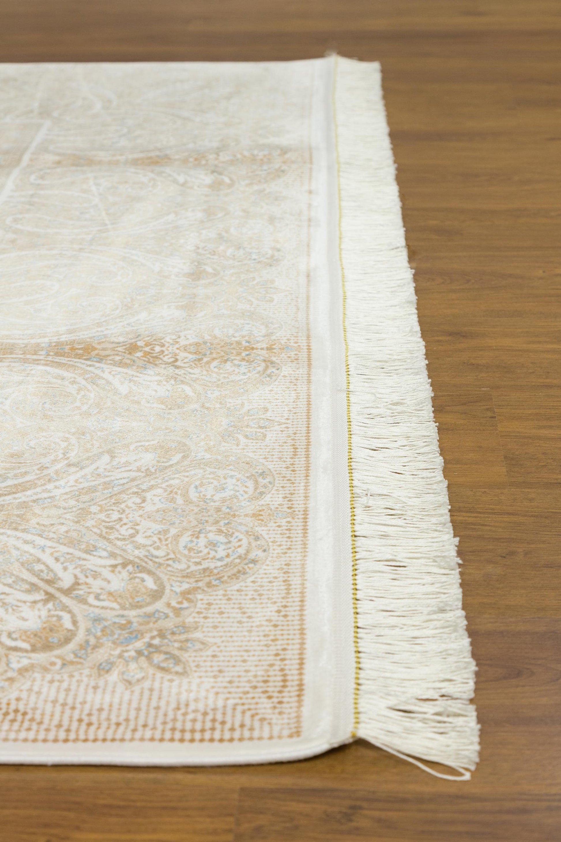 7x10 ft, Beige Classic Silk Rug with paisley desing on the border, fine fringes