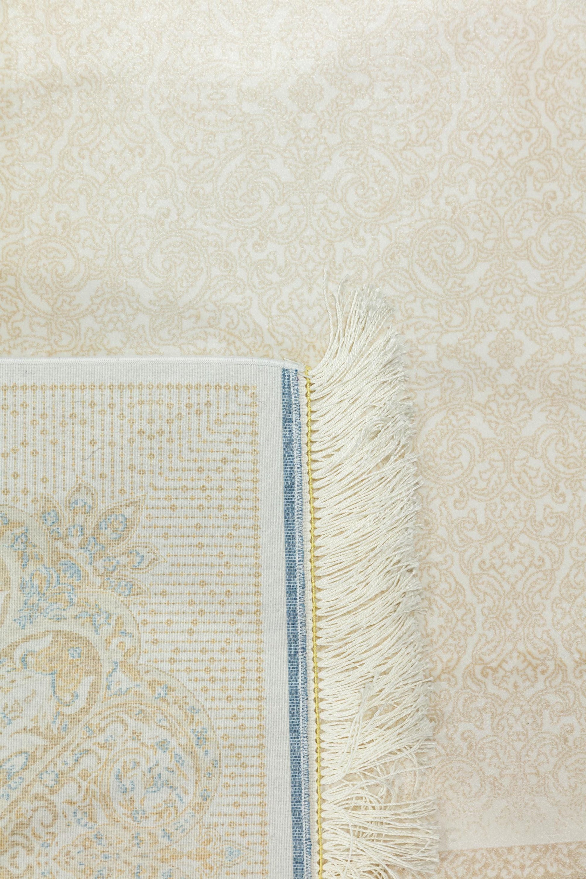 7x10 ft, Beige Classic Silk Rug with paisley desing on the border, fine fringes