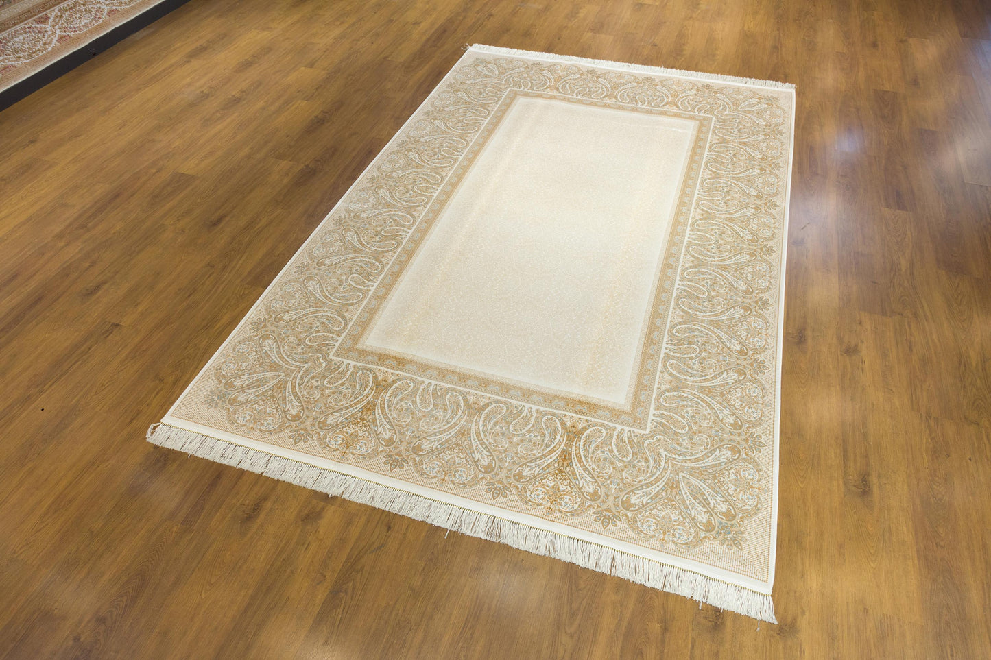 7x10 ft, Beige Classic Silk Rug with paisley desing on the border, fine fringes