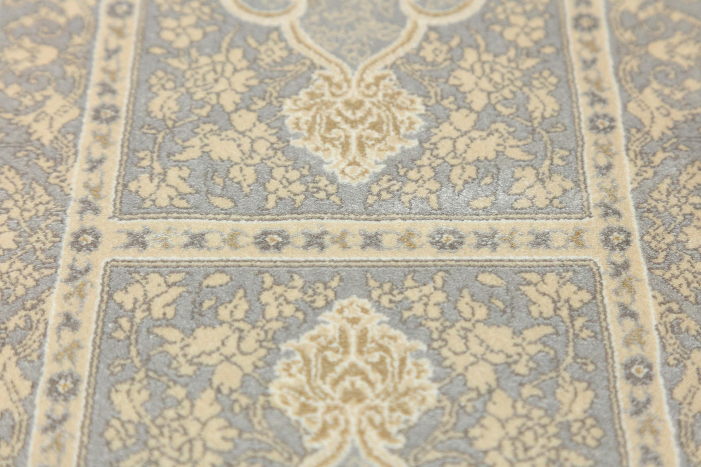 8x11 ft, Gray Silk Rug with medallion design: Classic oriental carpet with fine Fringes