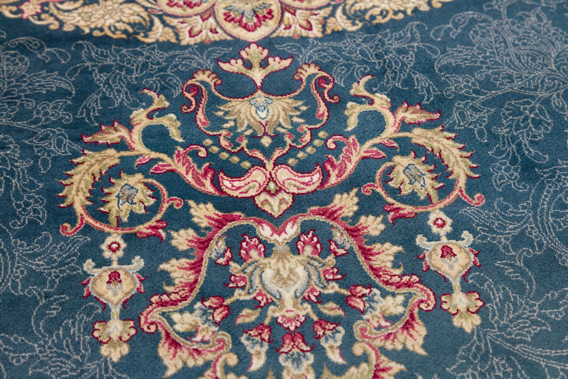 7x10 ft, Fine Turkish Silk Rug with Handmade Silk Fringes