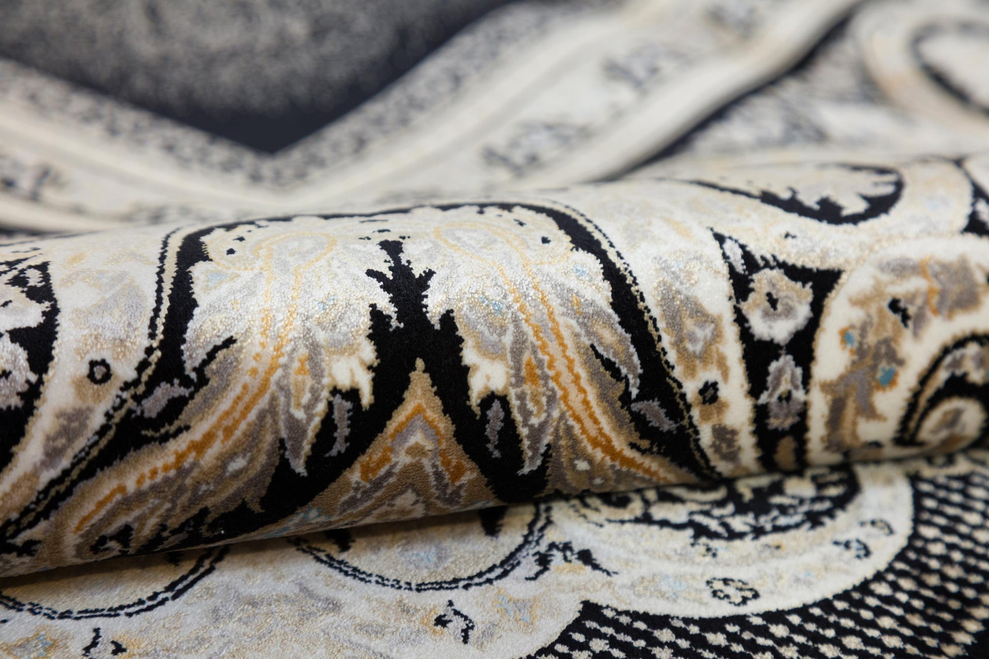 5x7 ft, Black Classic Silk Rug with paisley desing on the border, fine fringes