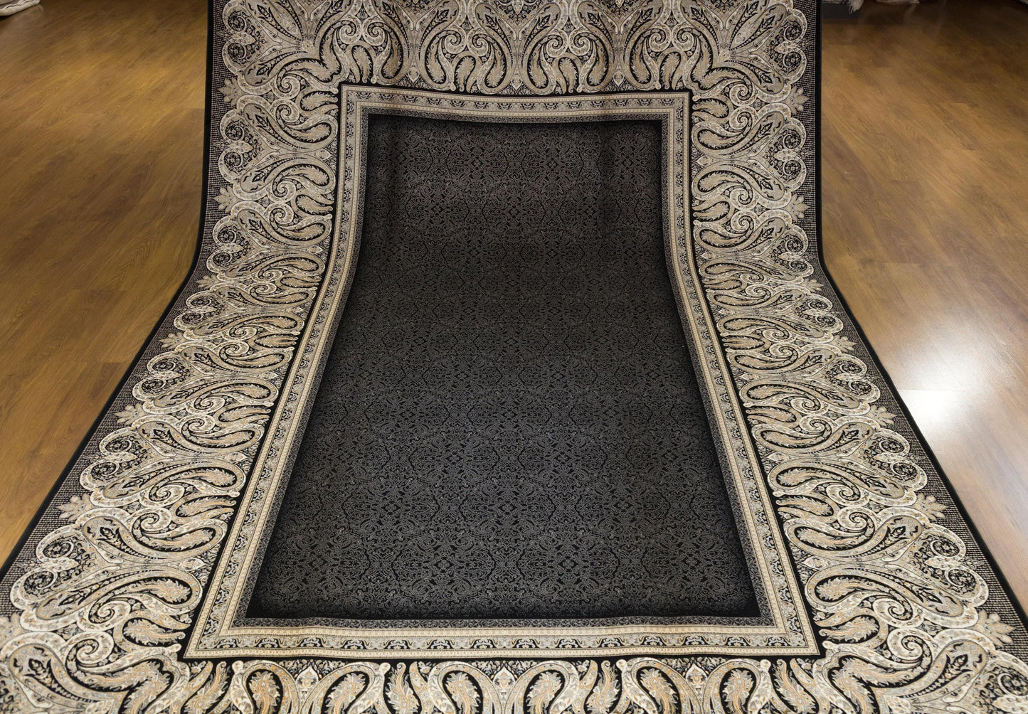 5x7 ft, Black Classic Silk Rug with paisley desing on the border, fine fringes