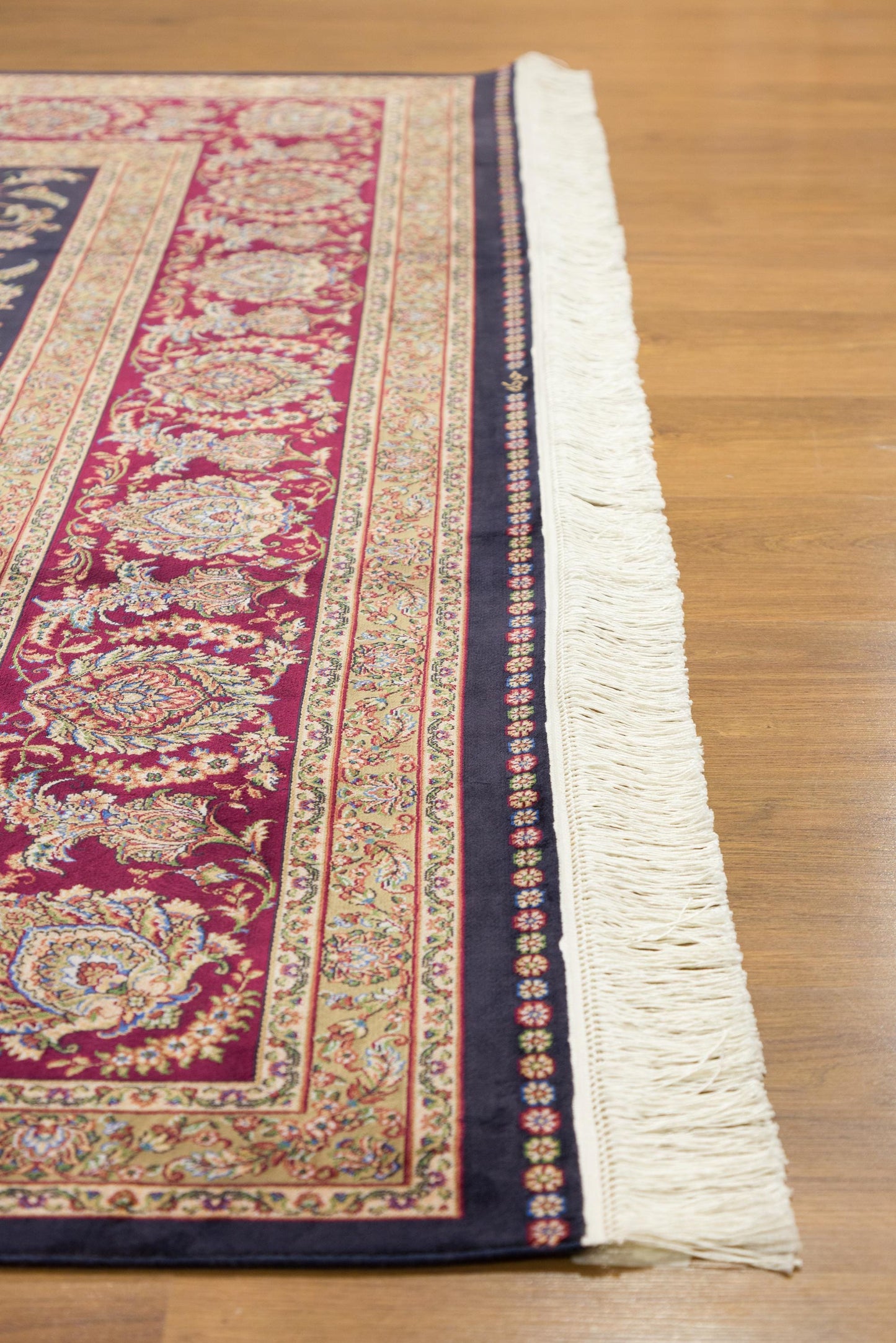 7x10 ft, Classic Blue Silk Rug: Oriental blue fine carpet with Fringes