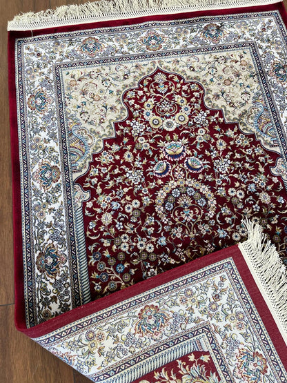 Bamboo Silk Prayer Rug: Soft Muslim Seccade with Silk Fringes