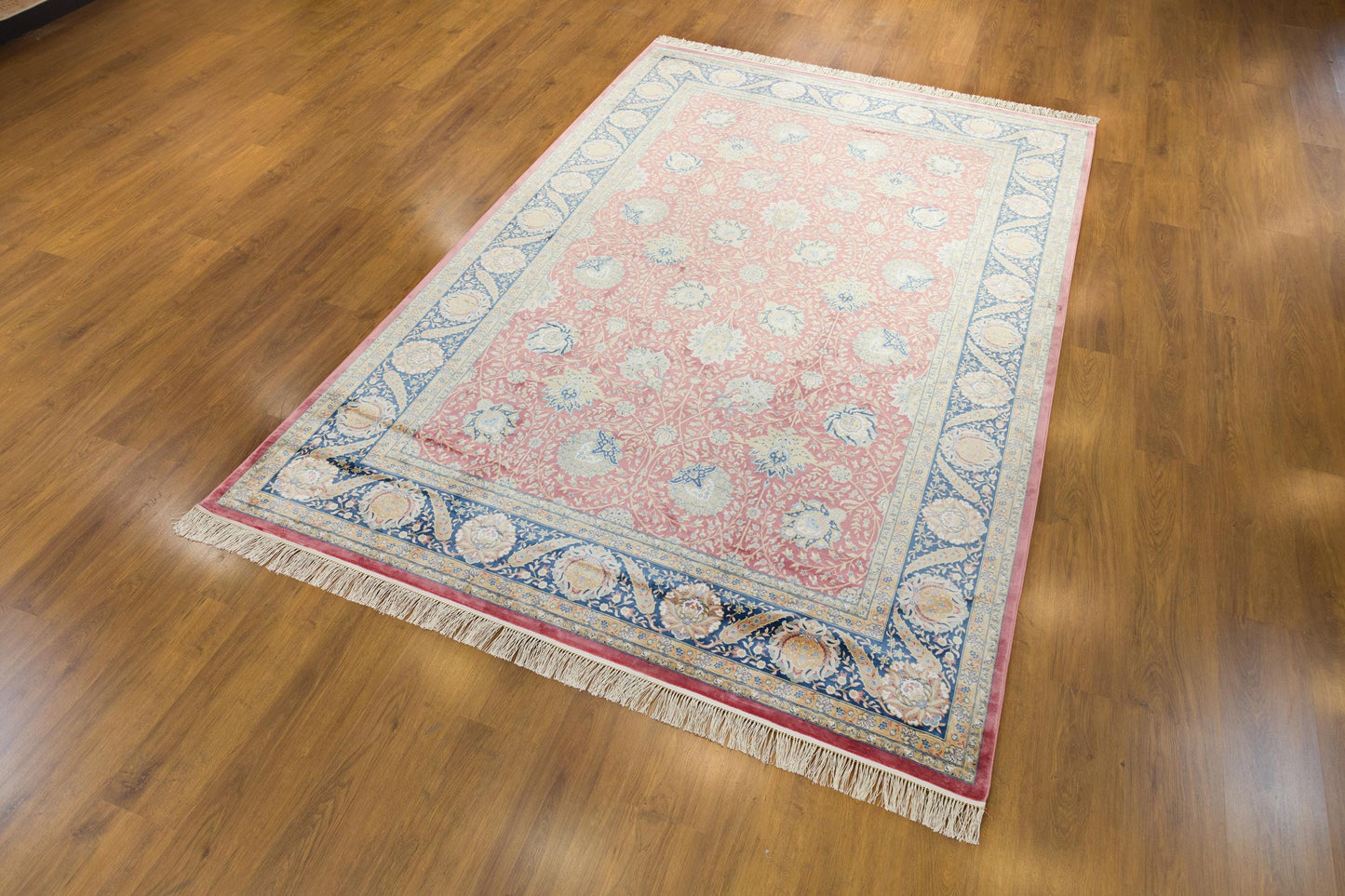7x10 ft, Classic red oriental Silk Rug: Bamboo Yarn, fine Fringes