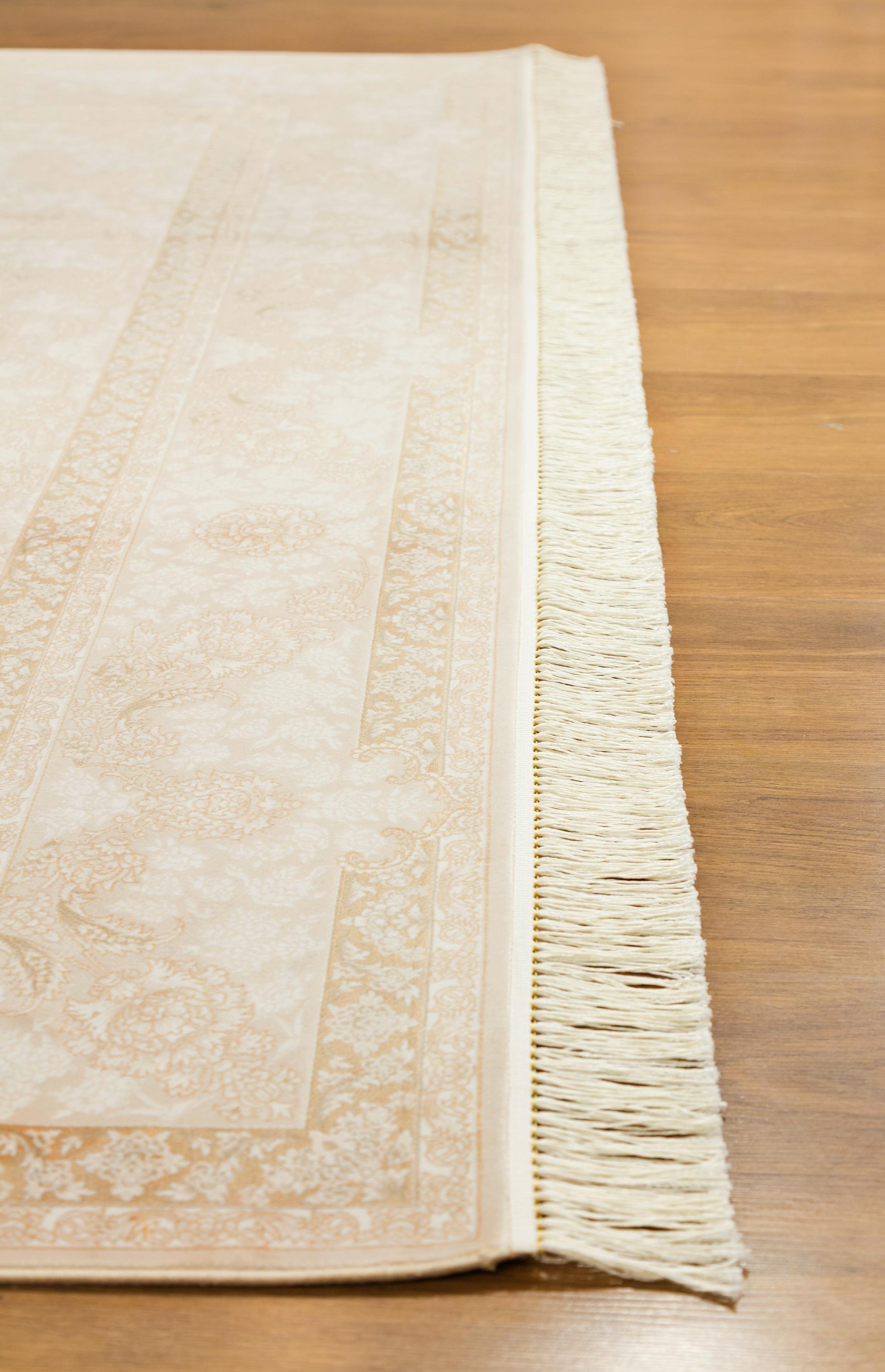 5x7 ft, Classic Beige Silk Rug: Floral oriental carpet with fine tassels