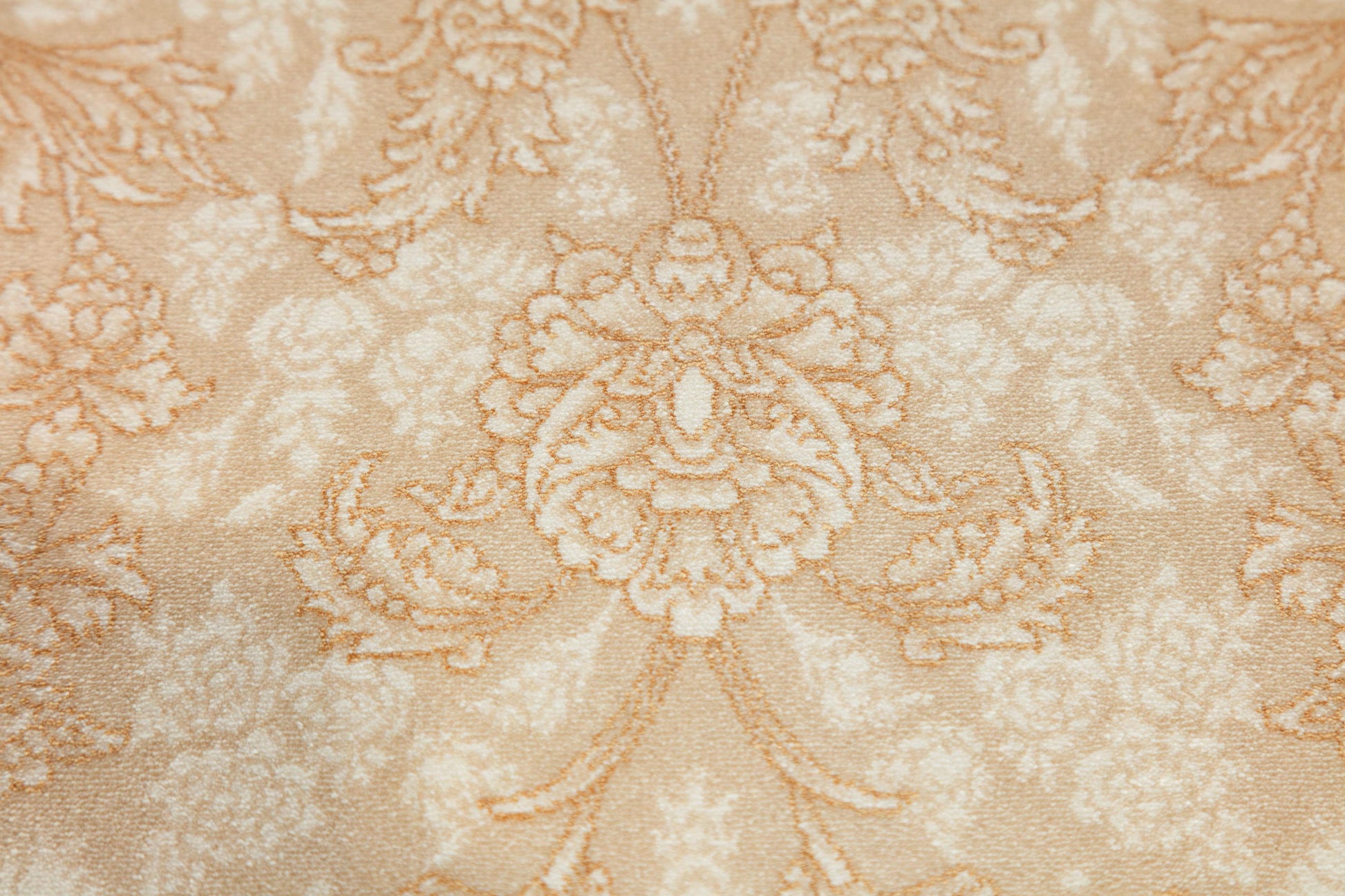 5x7 ft, Classic Beige Silk Rug: Floral oriental carpet with fine tassels