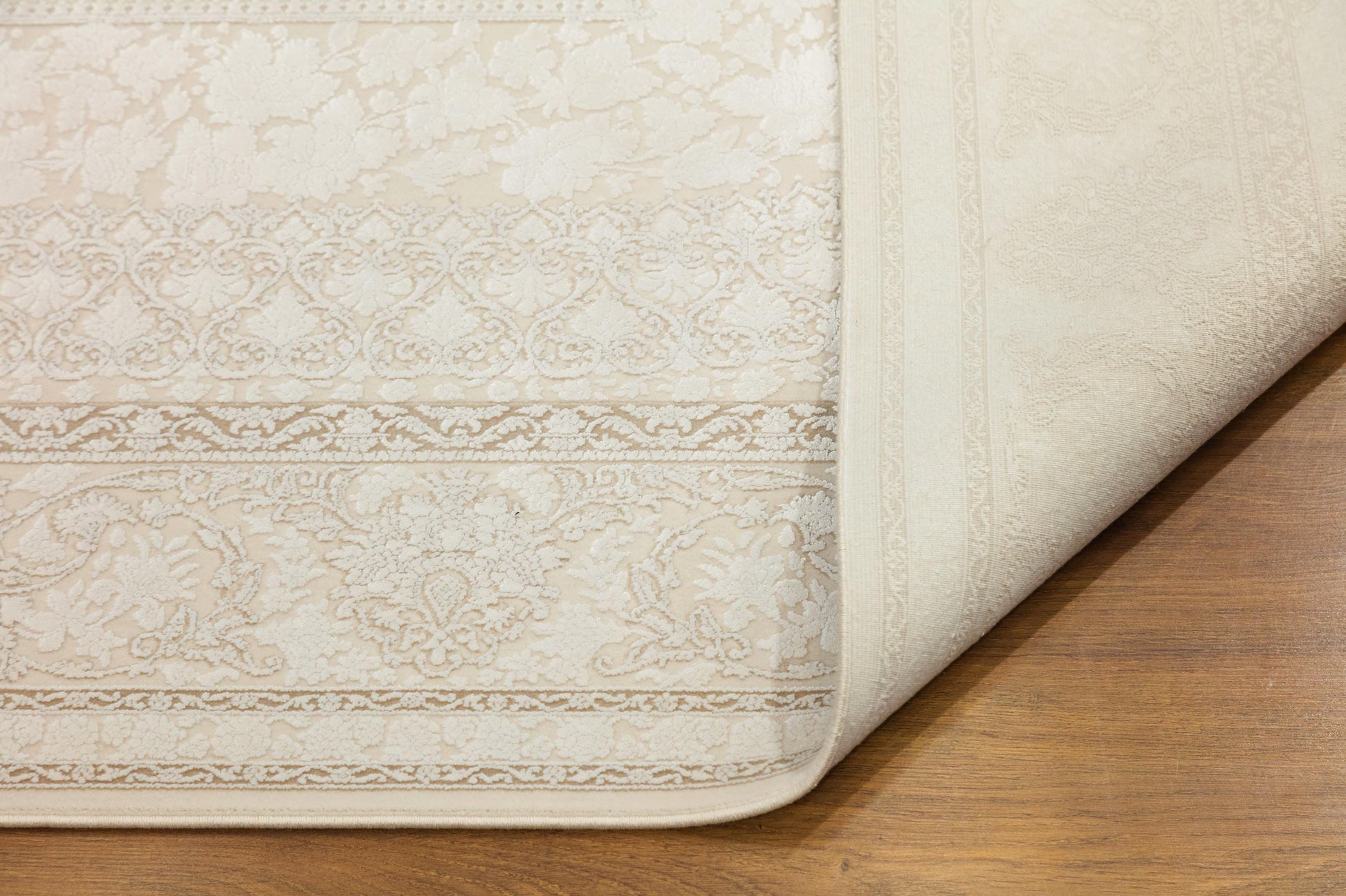 5x7 ft, Beige Classic oriental medallion Silk Rug made with viscose yarn