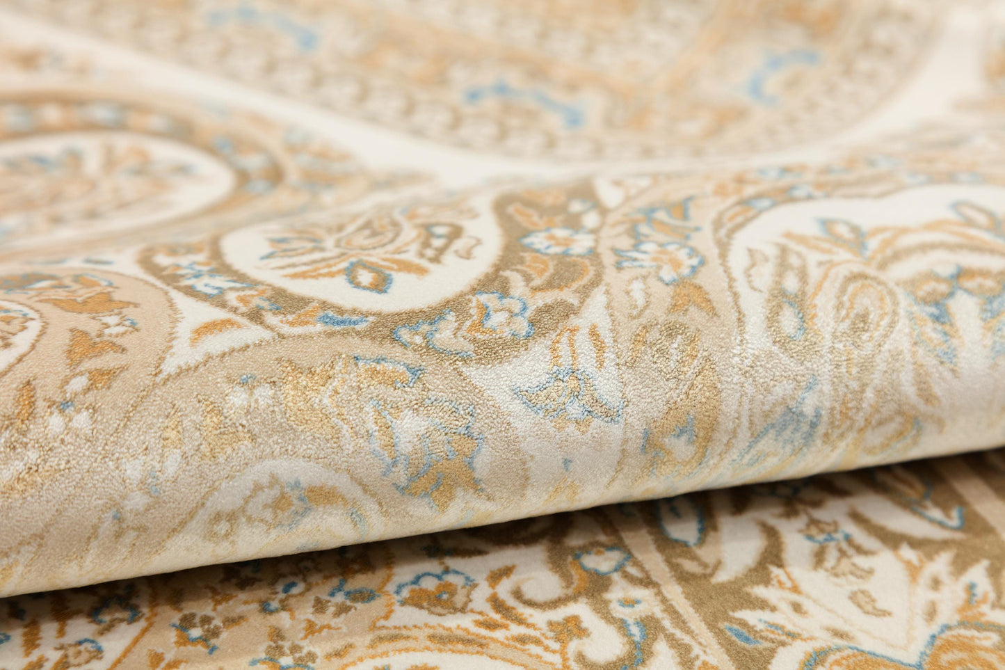 10x13 ft, Beige Classic Silk Rug with paisley desing on the border, fine fringes