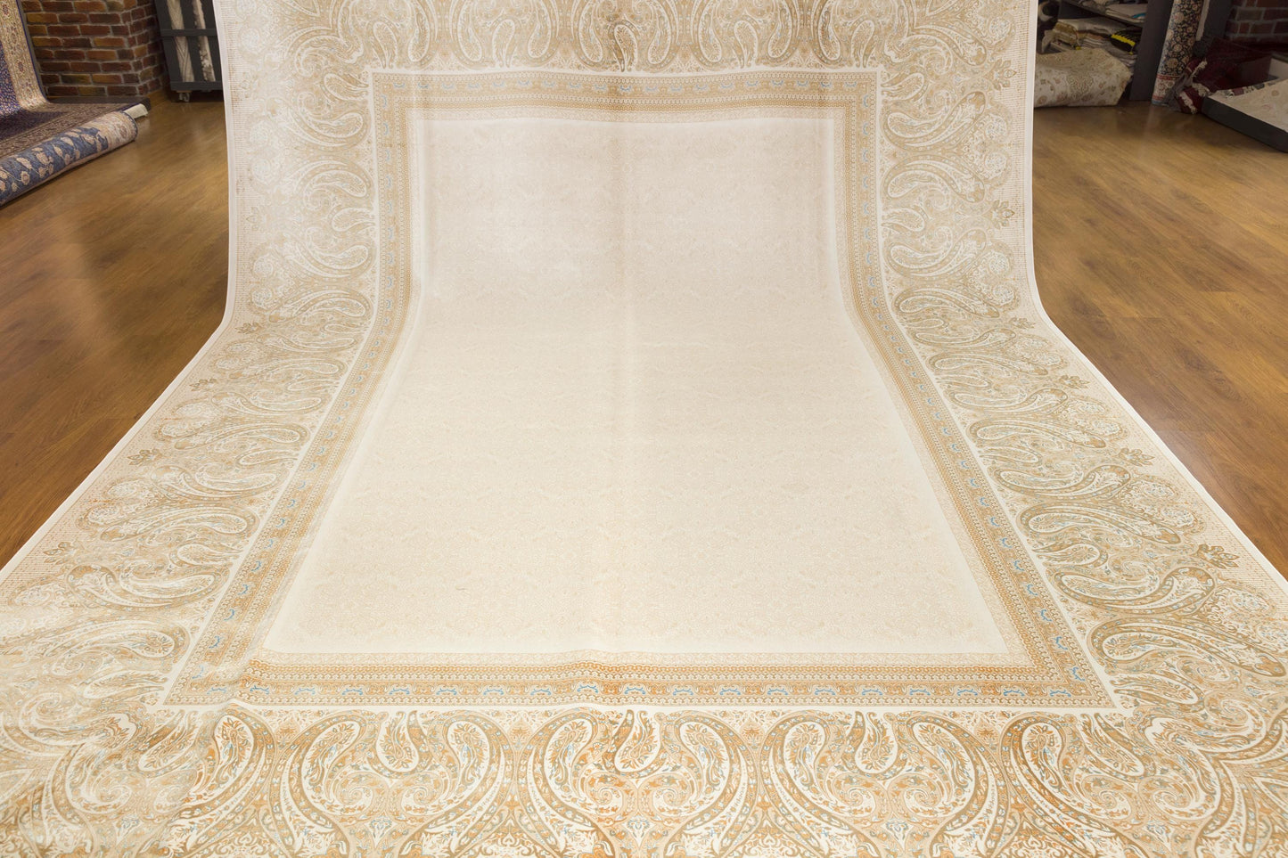 10x13 ft, Beige Classic Silk Rug with paisley desing on the border, fine fringes
