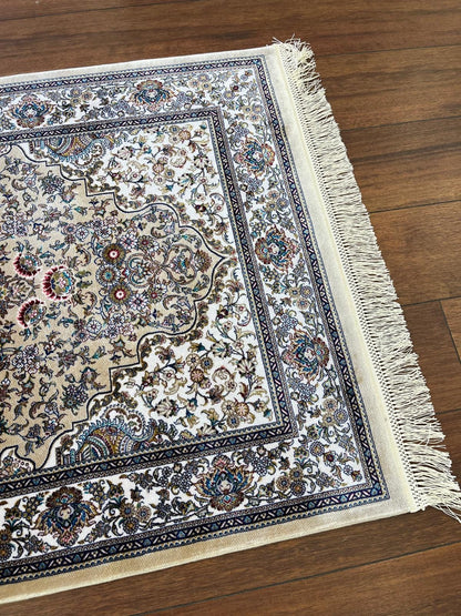 Bamboo Prayer Rug with Silk Fringes: Soft Muslim Seccade