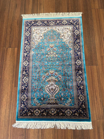 Bamboo Prayer Rug with Silk Fringes: Soft Muslim Seccade
