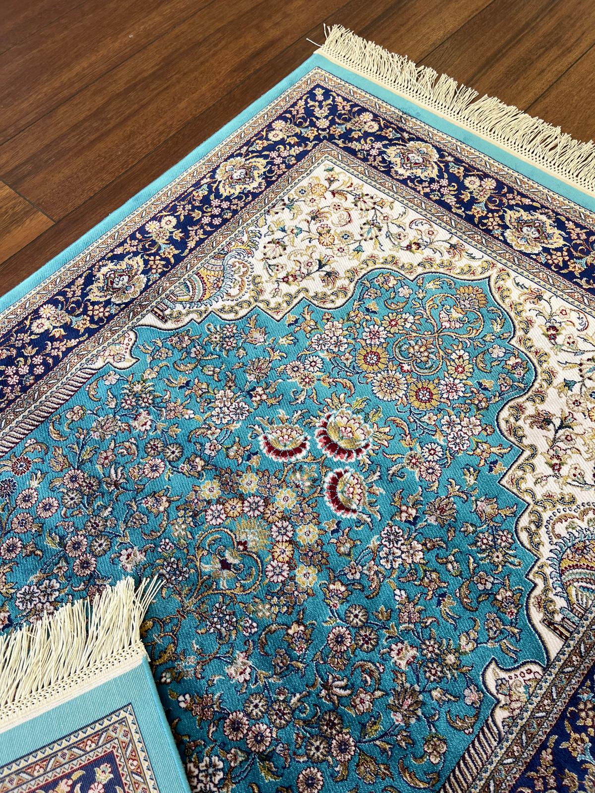 Bamboo Prayer Rug with Silk Fringes: Soft Muslim Seccade