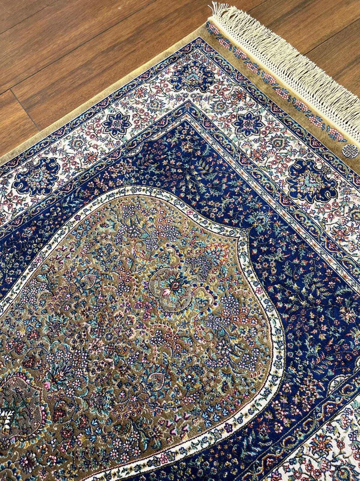 Bamboo Prayer Rug: Silk Fringes, Soft Muslim Carpet (80x125)