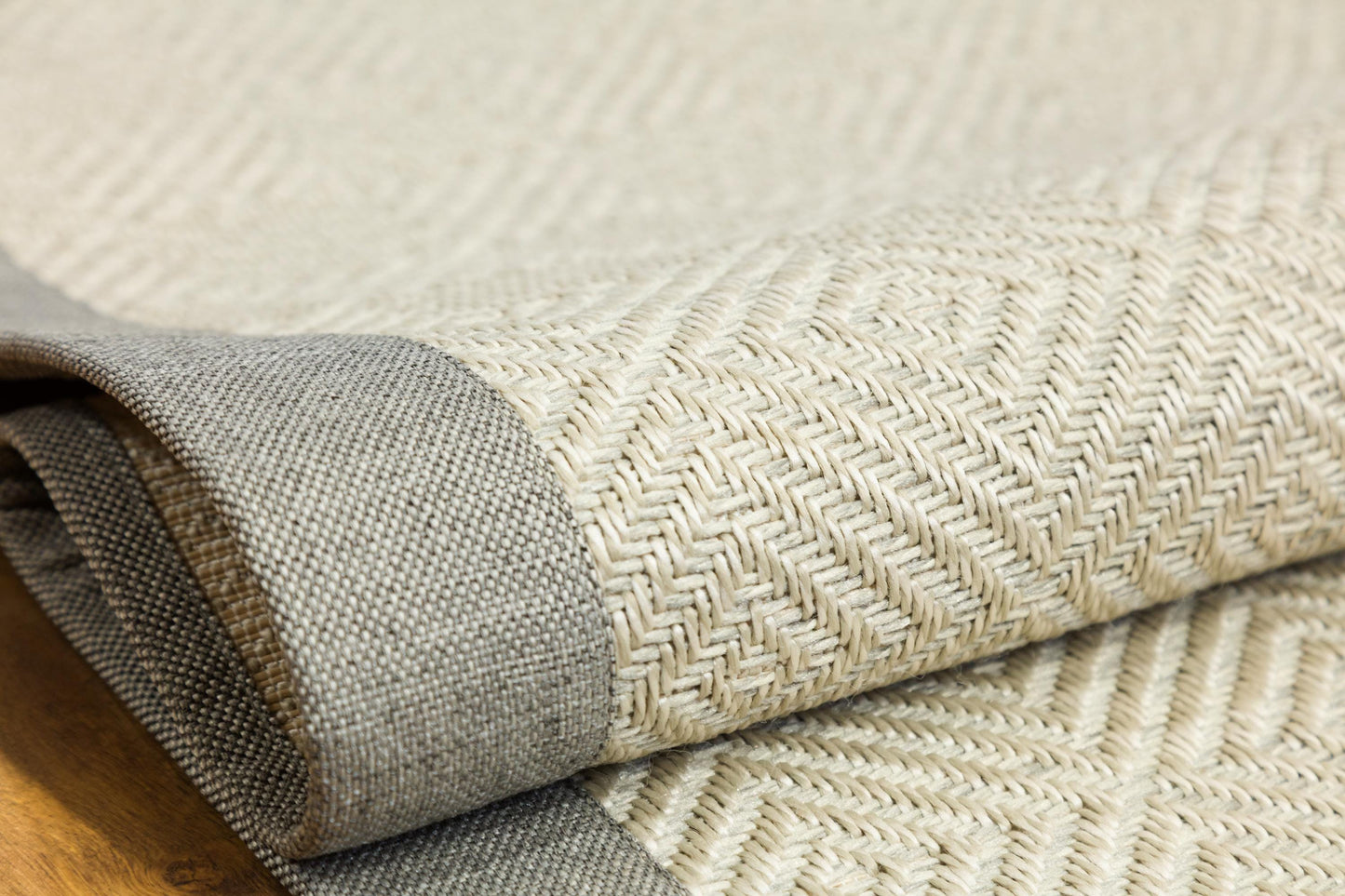 Modern Cream Flatweave Rug: Diamond Pattern Runner with Gray Border