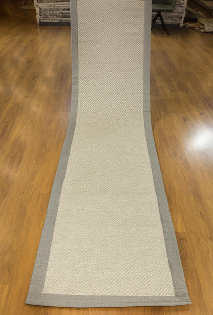 Modern Cream Flatweave Rug: Diamond Pattern Runner with Gray Border