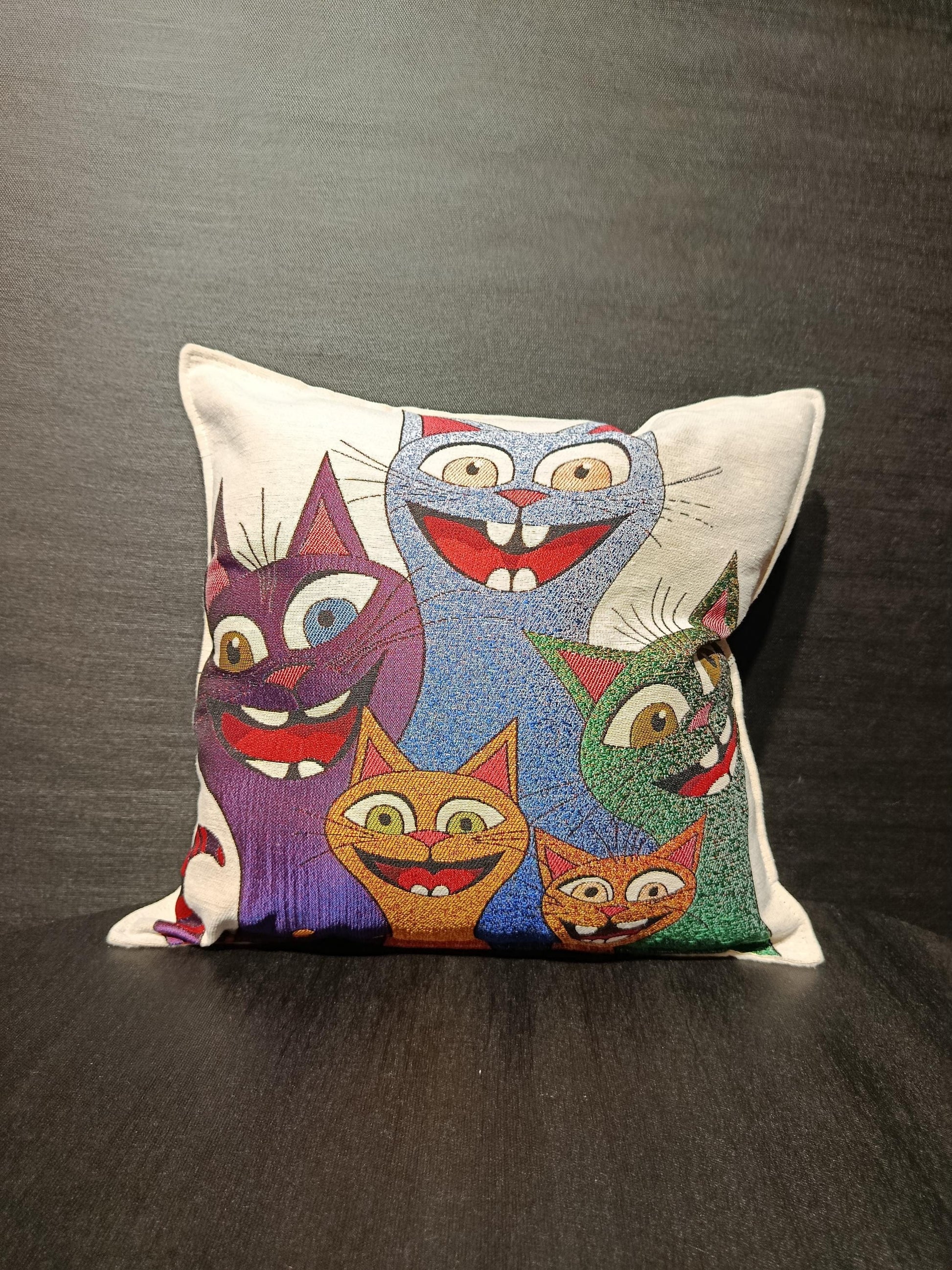 Smiling Cats Cushion Cover: Colorful Gobelin Tapestry Pillow, Playful Cat Lover Decor