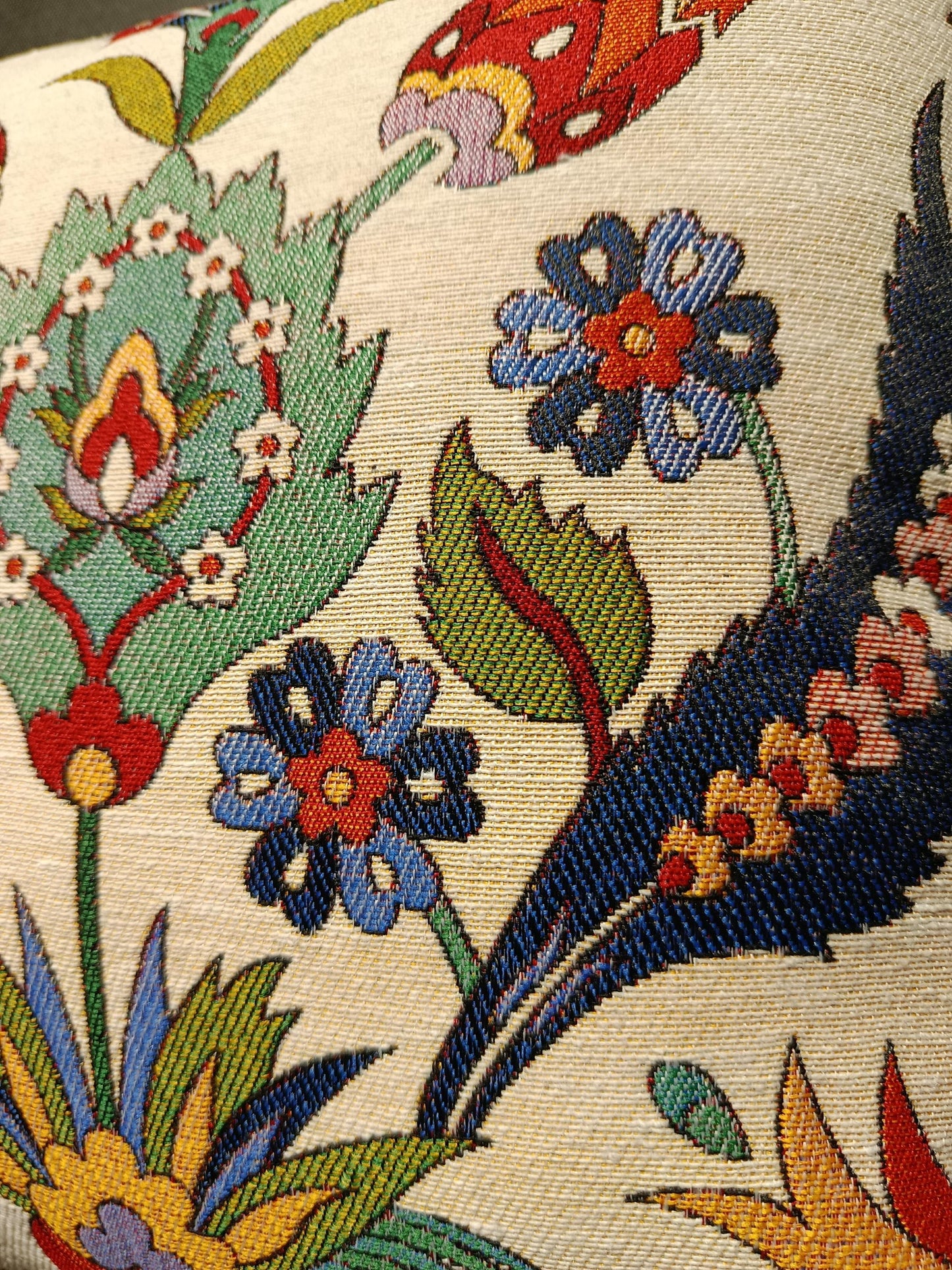 Floral Gobelin Cushion Cover: Turkish Jacquard Tapestry Pillow, 40x40cm