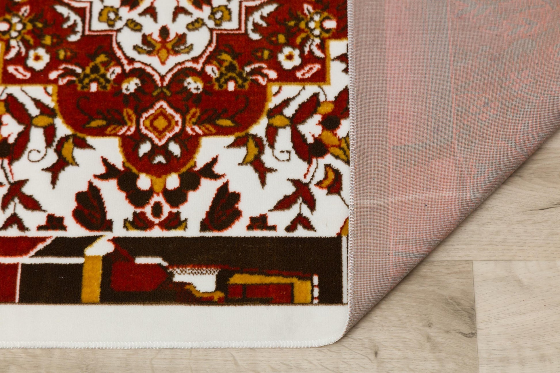 Floral Turkish Prayer Rug: Elegant Mihrab Design - Made in Türkiye