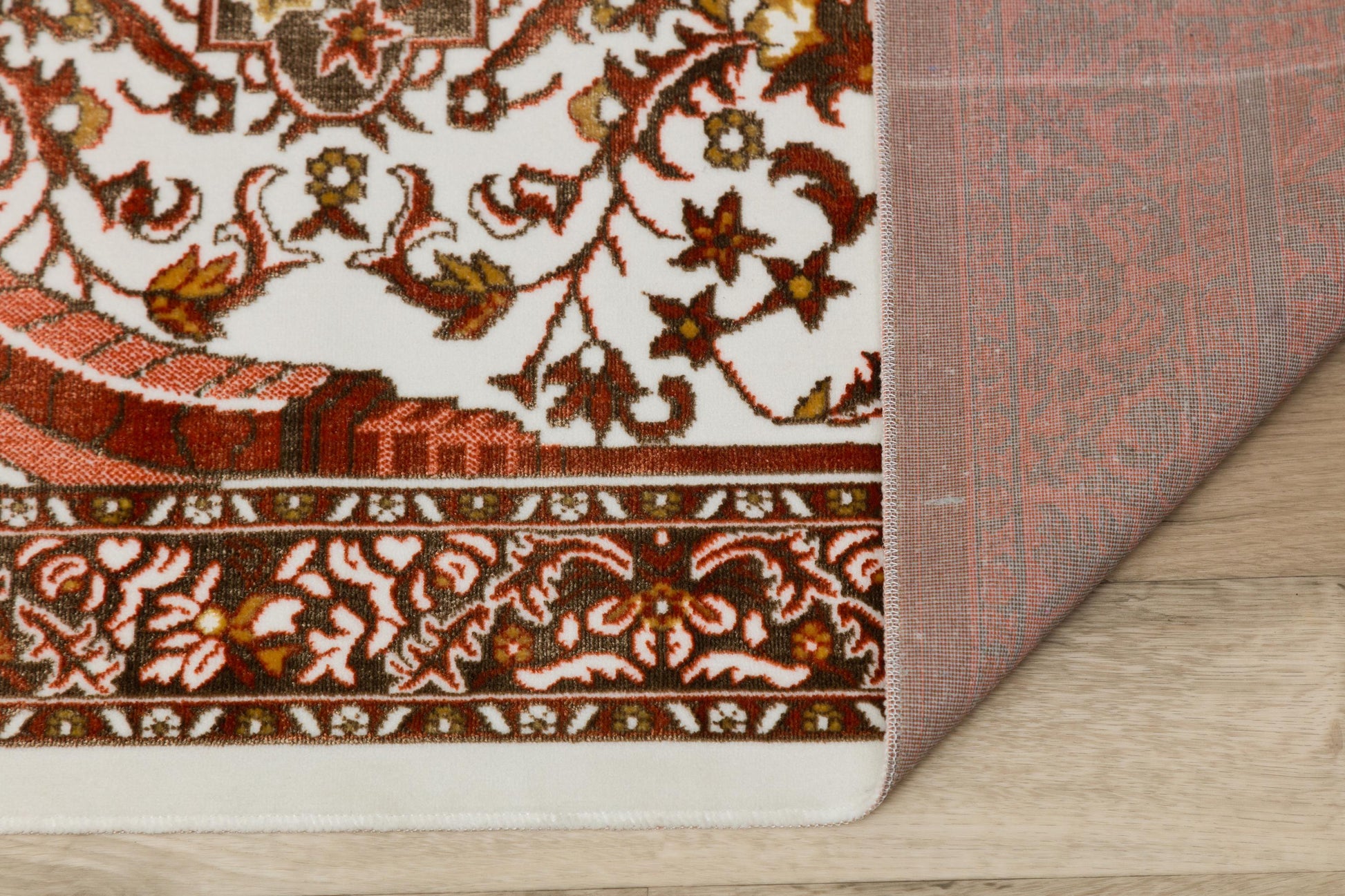 Floral Turkish Prayer Rug: Elegant Mihrab Design - Made in Türkiye