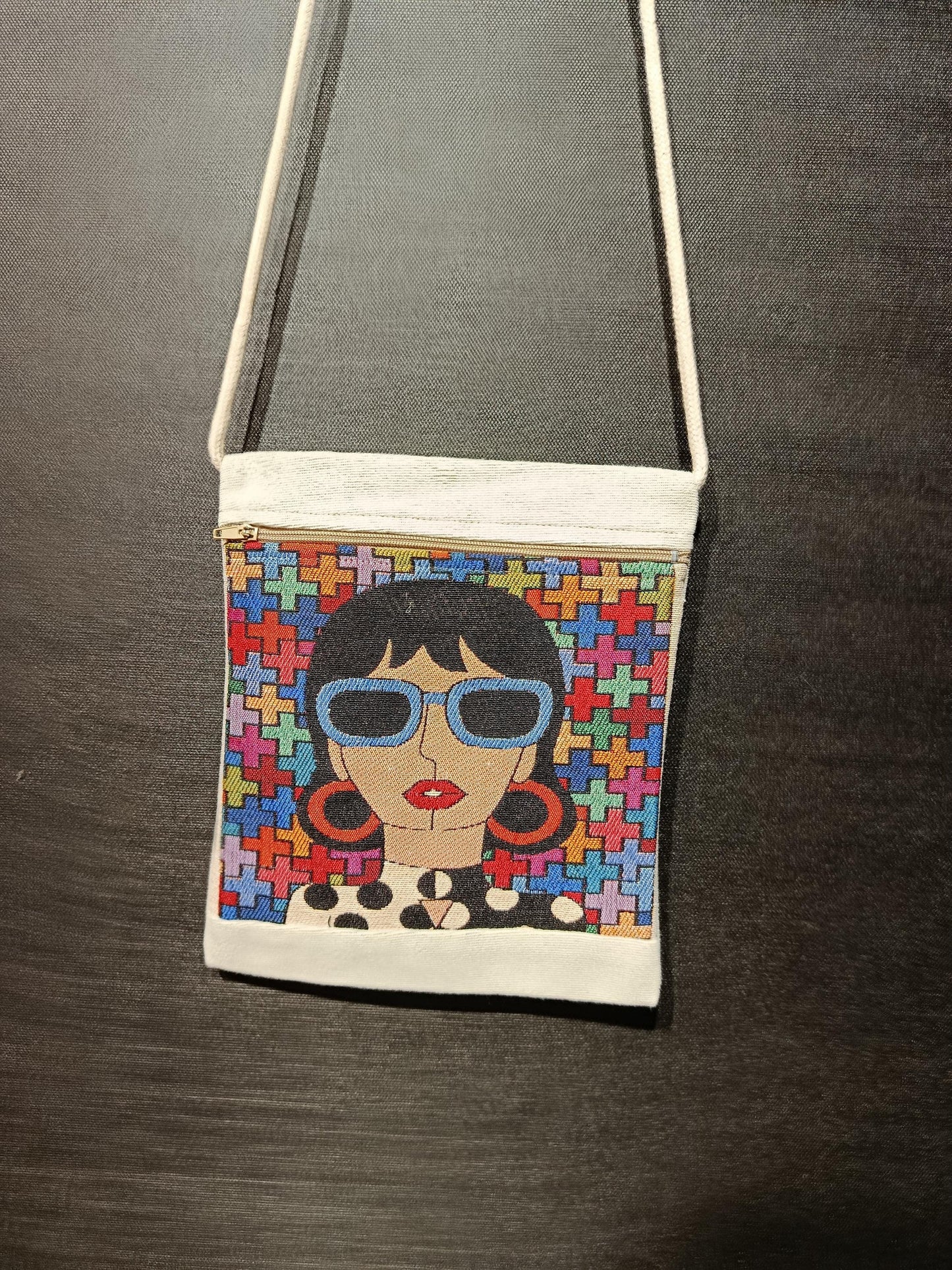 Pop Art Tapestry Crossbody Bag: Stylish Woman with Sunglasses