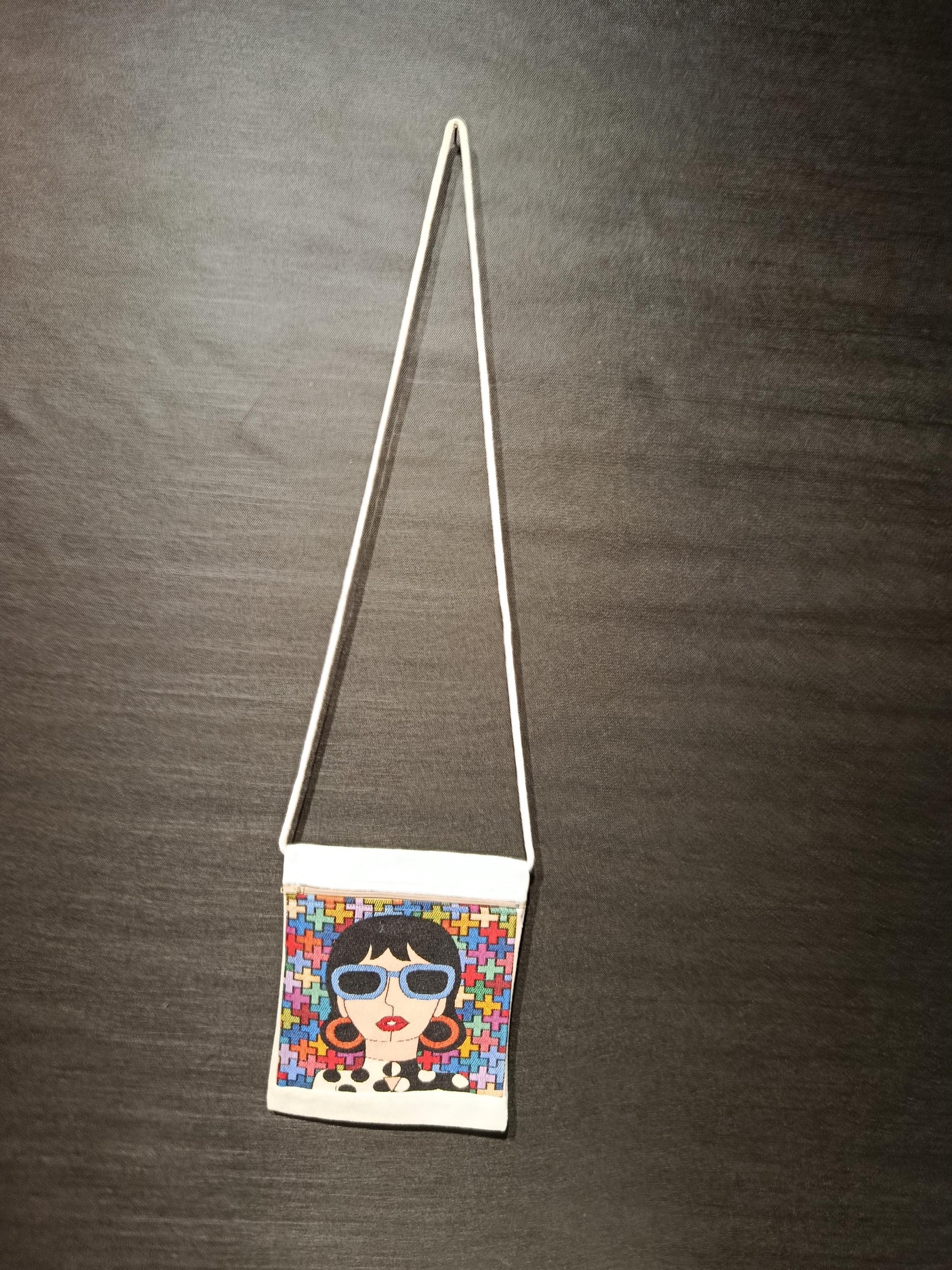 Pop Art Tapestry Crossbody Bag: Stylish Woman with Sunglasses