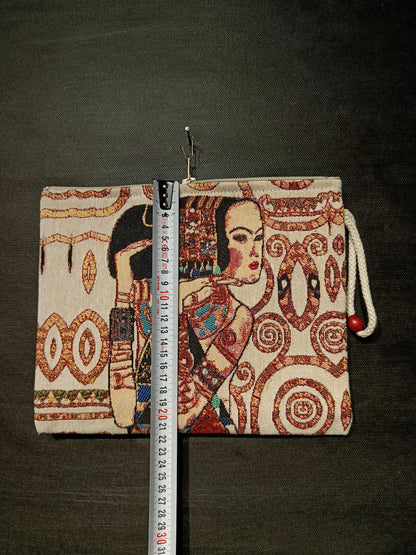 Klimt "The Kiss" Tapestry Clutch Bag: Art Lover's Zippered Pouch